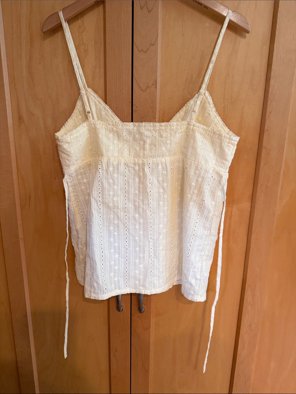 Brandy Melville ButterCream Eyelet Cami 100% Cotton Size M - Picture 5 of 6